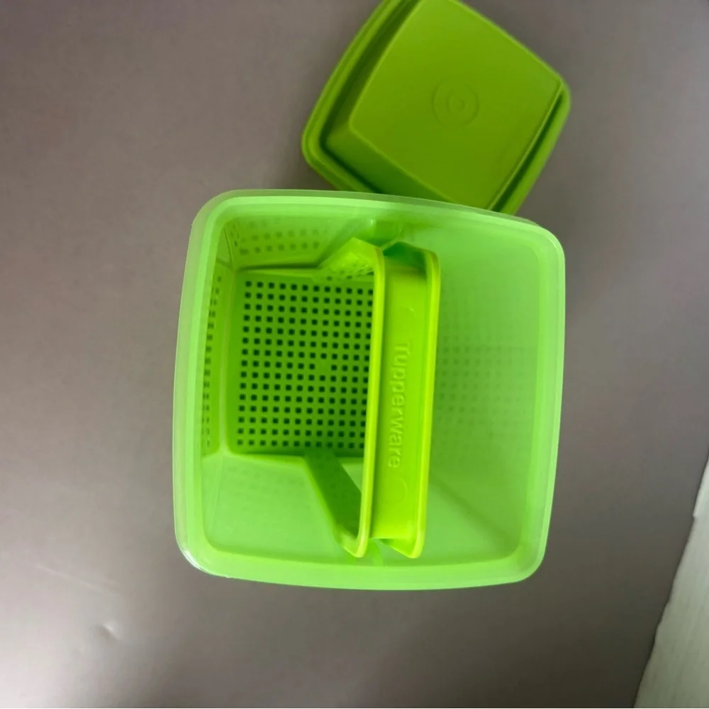 Vintage Tupperware Pick-a-deli Green Pickle Container